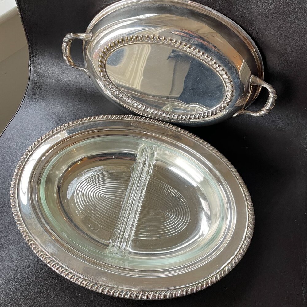 Vintage W.M.Rogers Silverplate Oval 12" Covered Serving Bowl w/insert